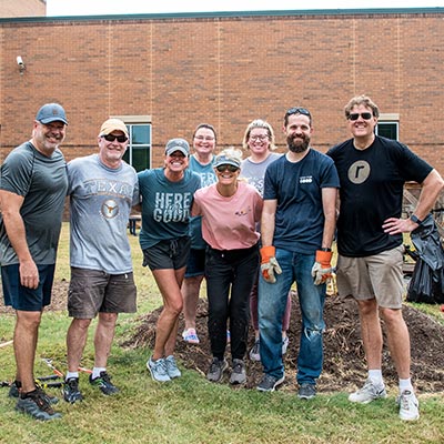 Outdoor volunteer group